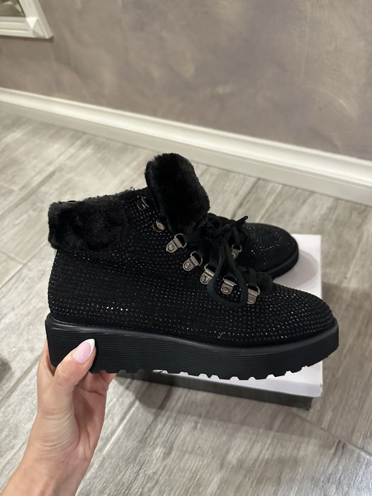 Нови боти с пух вътре 37 номер