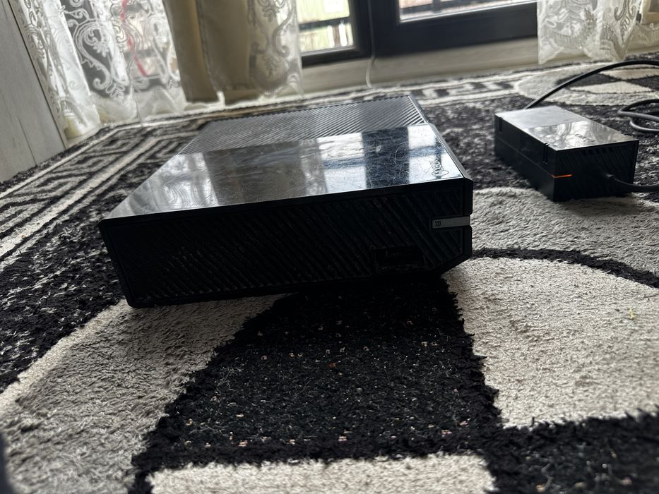 Xbox one 500GB.