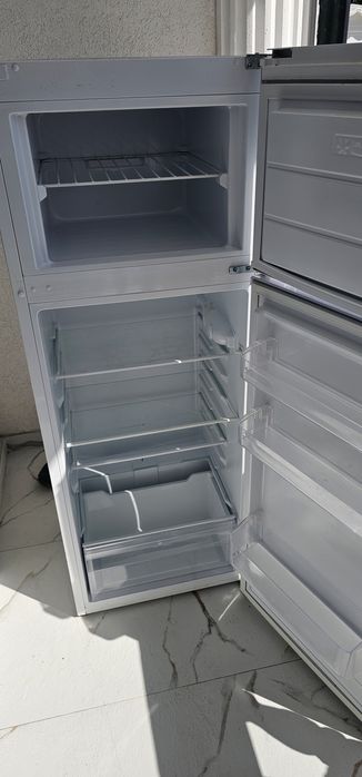 Frigider cu congelator 2 uși finelux aproape now