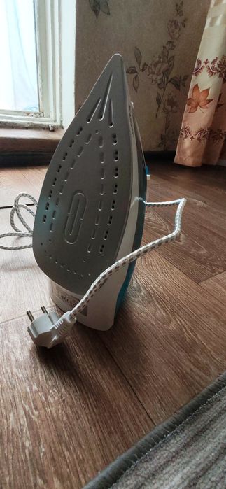 Продам абсолютно новый утюг