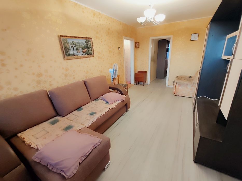 Продается 2-комн (6-67, 3 эт)