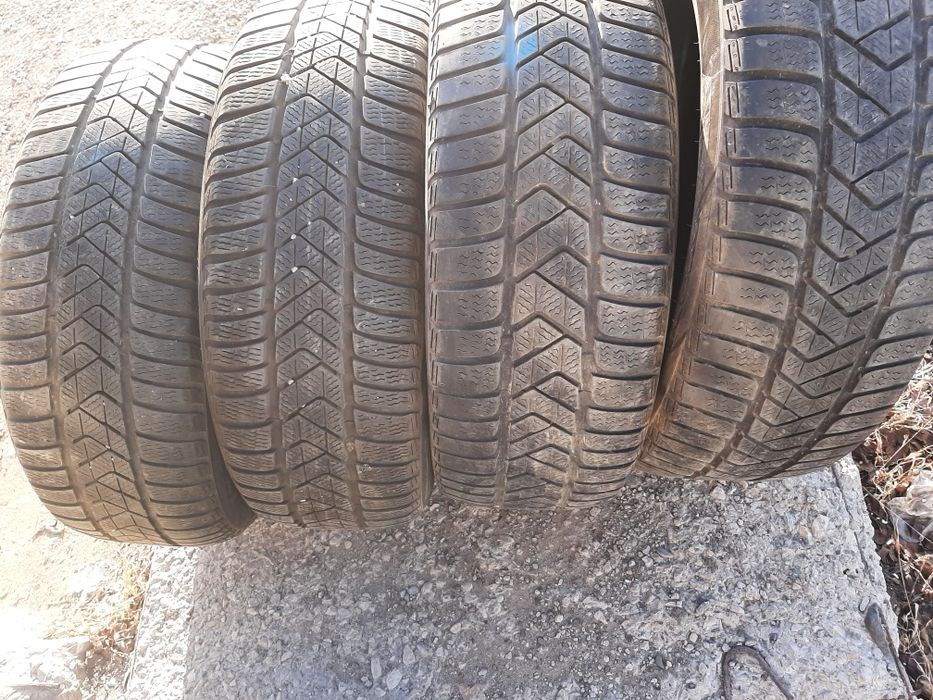Продам шины. 225/55/17 пирелли