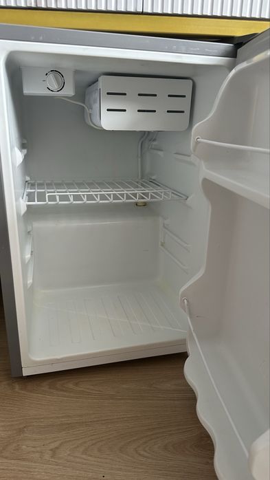 Продаю мини холодильник