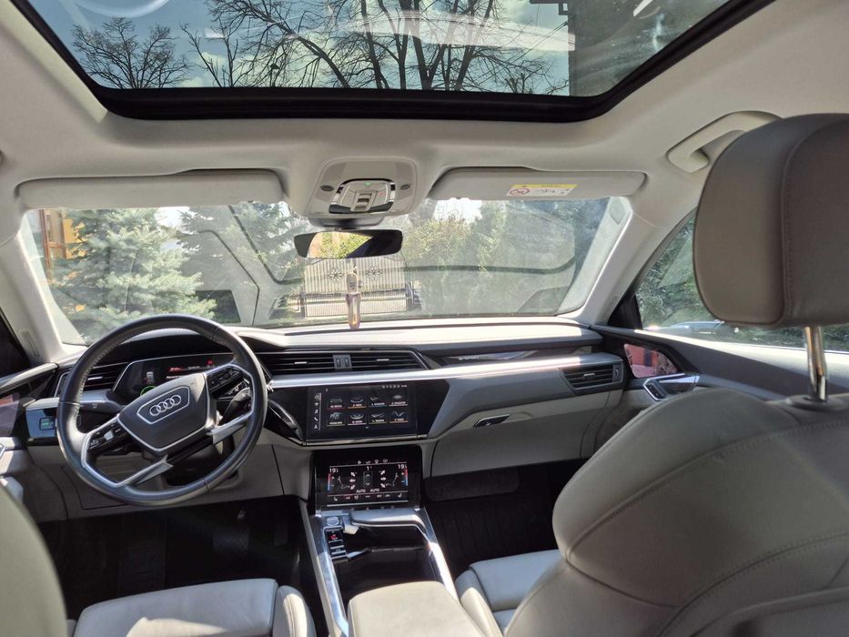 Audi E-Tron 55 95Kwh , Full option, Impecabil, Piele, Trapa, 360