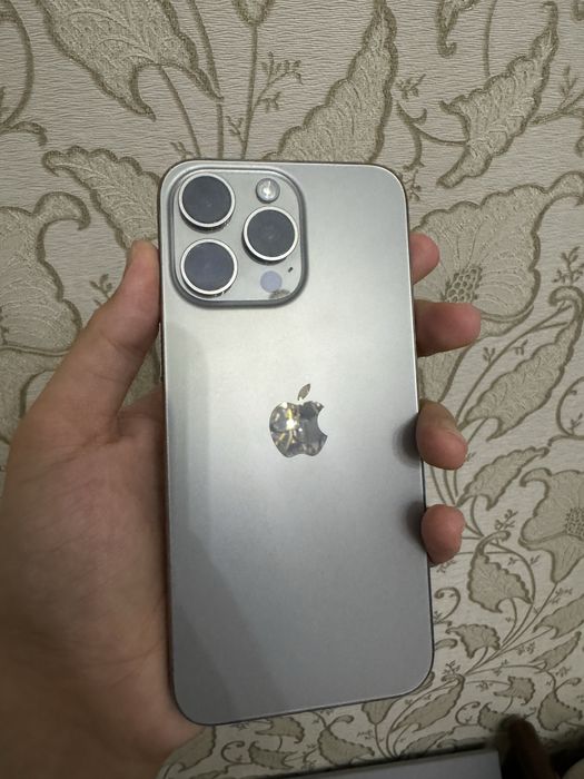 Iphone 15 pro max bez dak