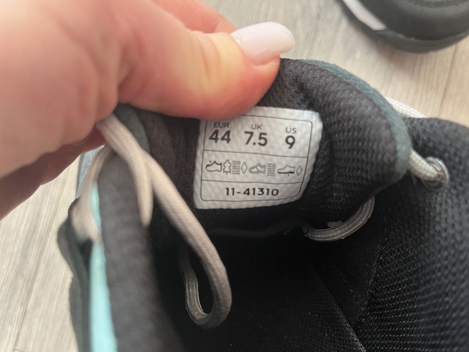 Кроссовки утепленные