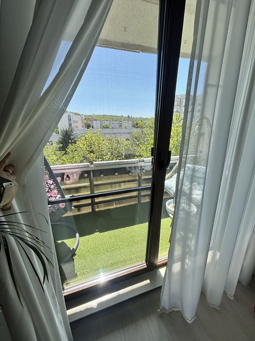 Vand apartament cu 2 camere
