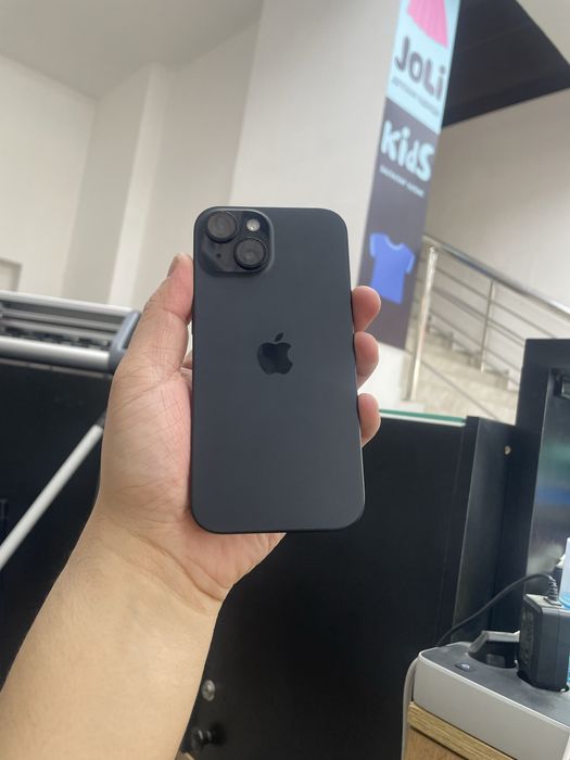 Iphone 15 (128 gb) емкость100%