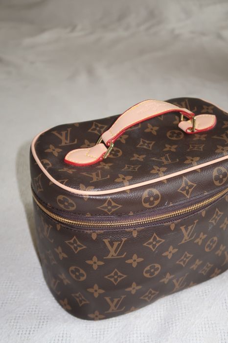 Намаление! Louis vuitton чанта за грим