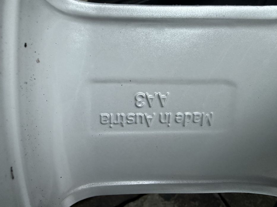 audi a4 2017г  Оригинални летни гуми 18 цола 225/50/18 - 350€