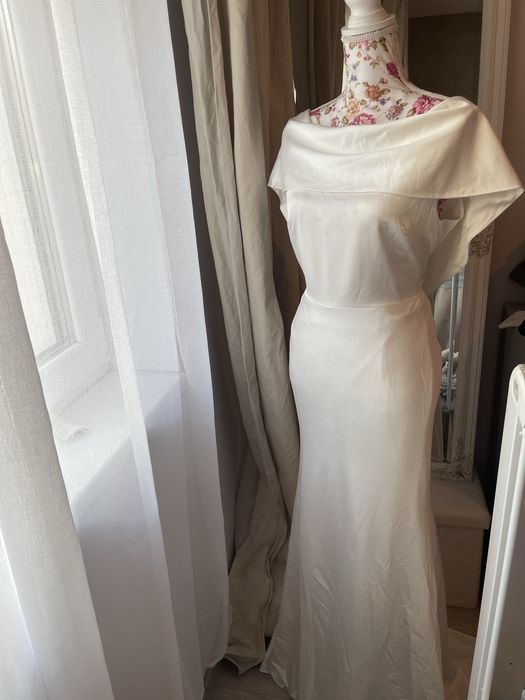 Rochie de mireasa Asos, sirena cu decolteu barca si maneca scurta, marimea L