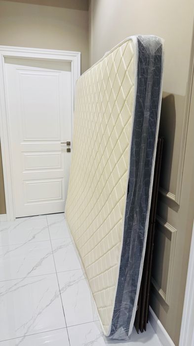 Матрац новый пружинный