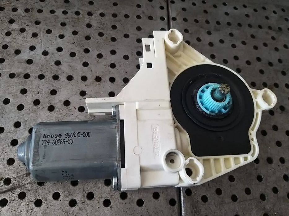 Motoras macara stanga fata audi a4 b8 8k 8k0959801a 966935200 7746026820