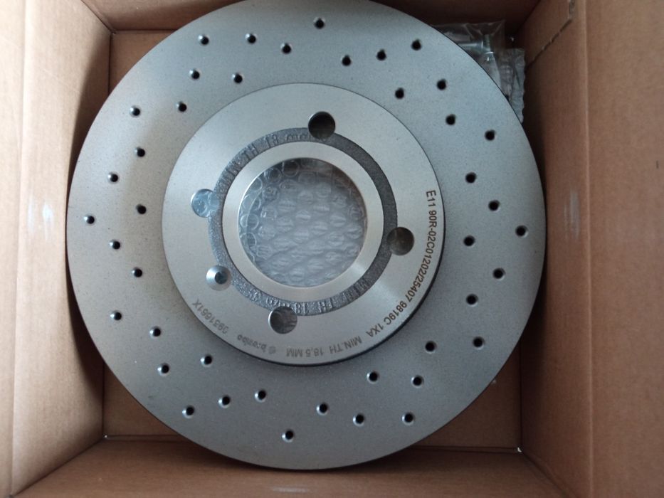 Спортни надупчени дискове и накладки Brembo Xtra / Брембо Екстра
