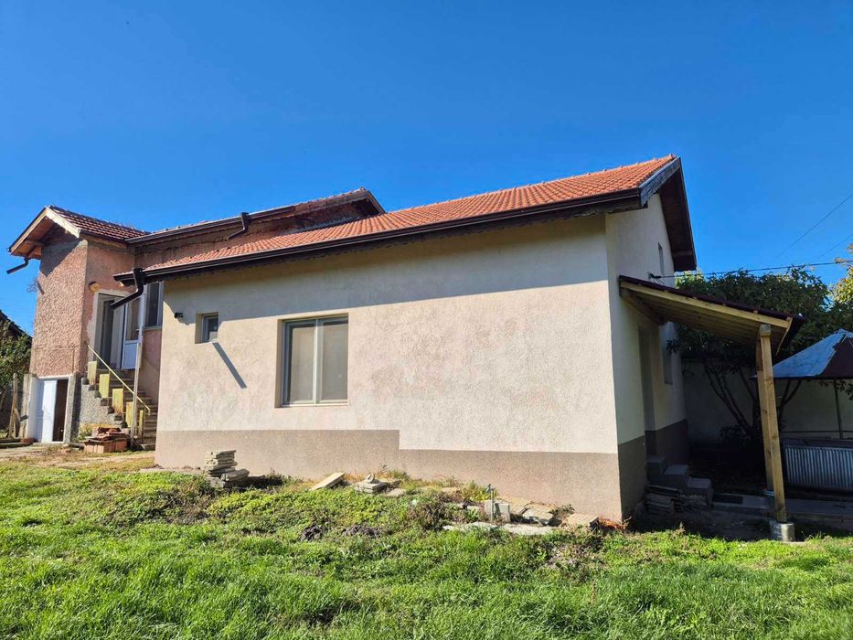 Нова къща в гр. Искър, обл. Плевен .