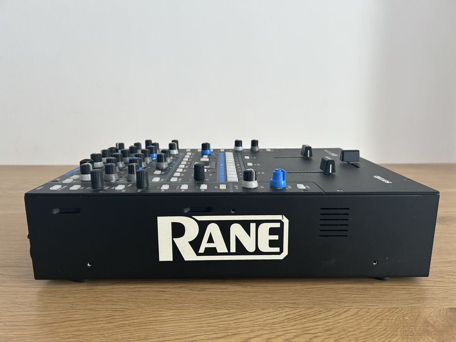 Vând mixer dj Rane 62 Sixty Two