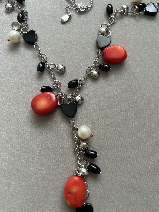 Сребърно колие с естествени камъни корали, перли и оникс