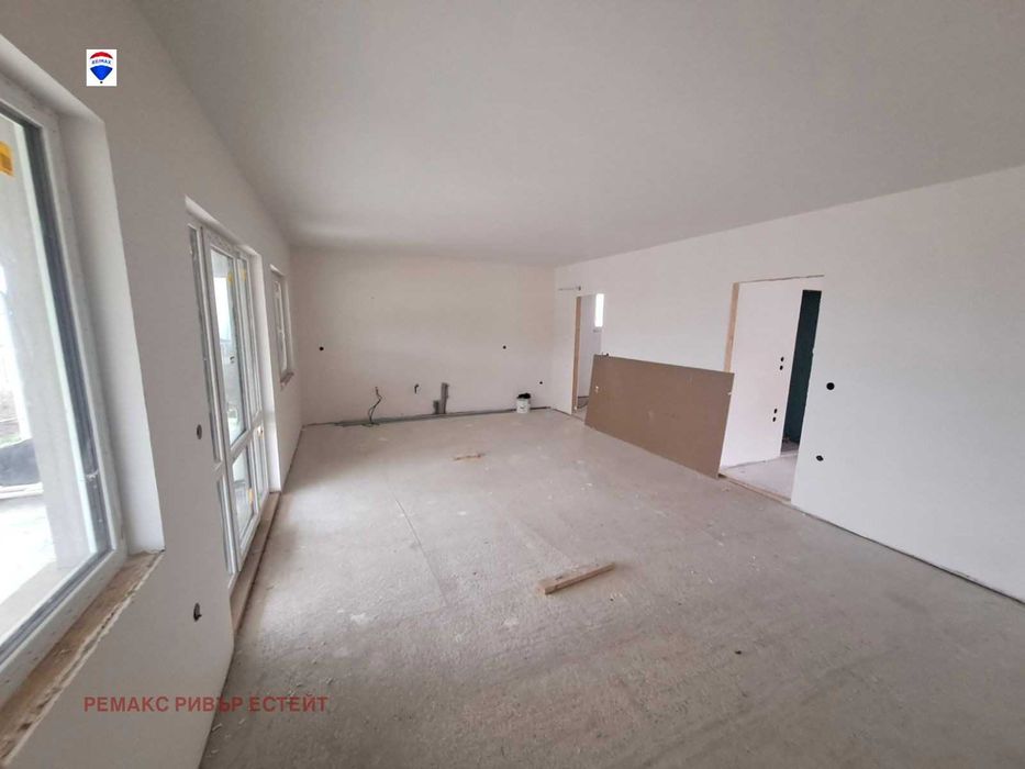 Продава се Къща в с. Басарбово, Област Русе - 161 кв.м за 1118 €/кв.м - Снимка #6