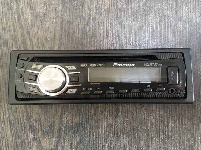 Pioneer DEH-2300UB CD плейър/тунер