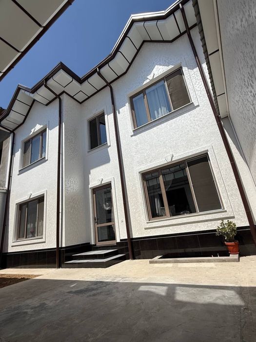 Uchastka hovli sotiladi