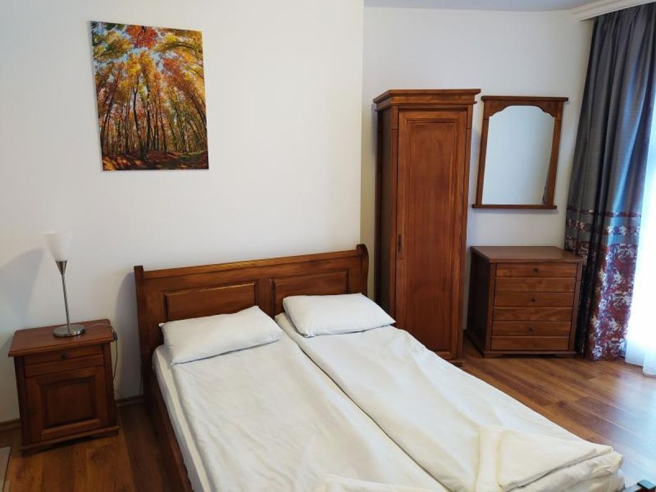 Под наем, дългосрочно, двустаен с изглед море и басейн