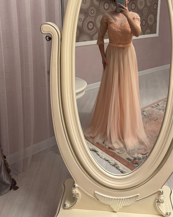 Вечернее платье