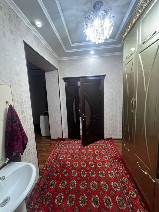 Ал Хоразмий шох кучасида 3 хонали 85 кв барча жихозлари билан