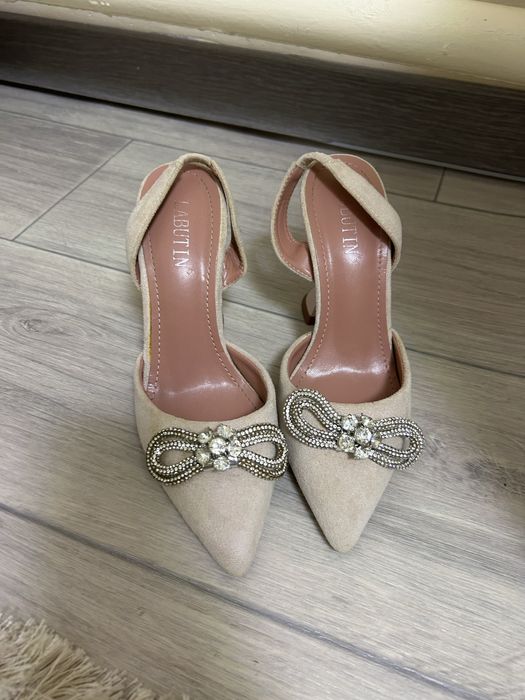 Продам туфли на каблуках