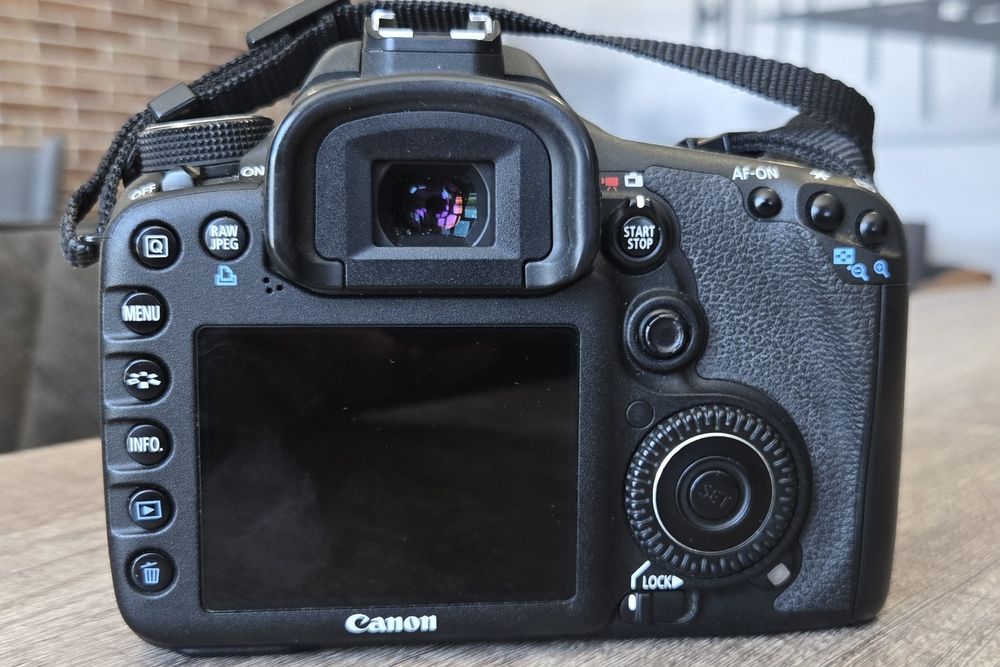 Фотоапарат Canon EOS 7D