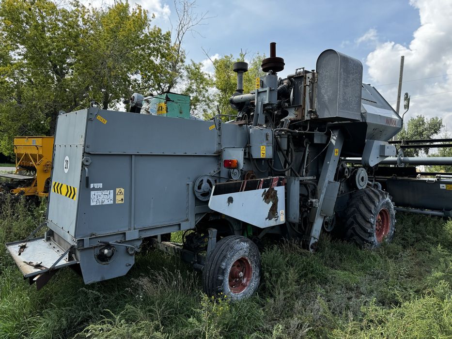 Нива Эффект 2010 с подборщиком