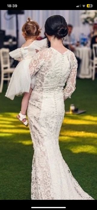 Rochița este făcută pe comandă la atelier Mirandi din Piatra Neamț (este un model mai vechi)