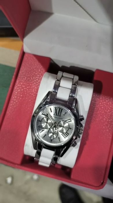 Қол сағаттар ерлермен әйелдерге