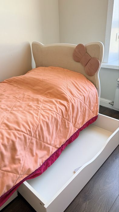 Дизайнерские кровати