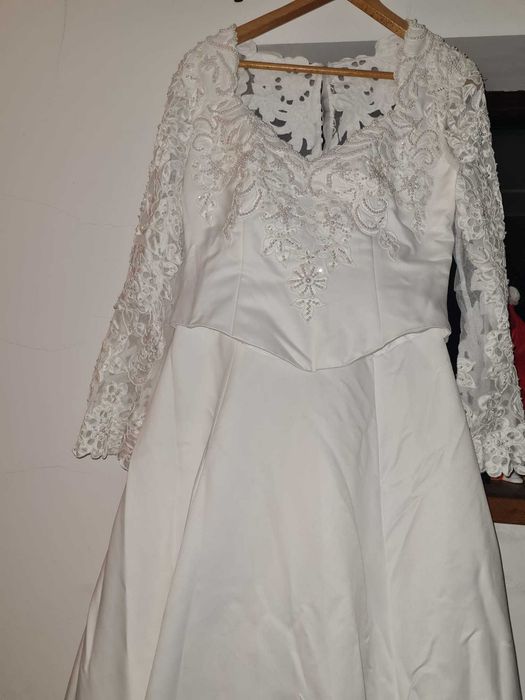 Vand rochie de mireasa noua