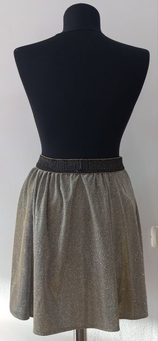 Fuste cu sclipici pentru petrecerile perfecte