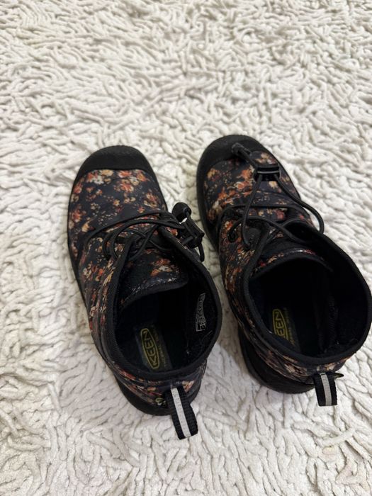 Ботиночки для девочки Keen. В отличном состоянии.