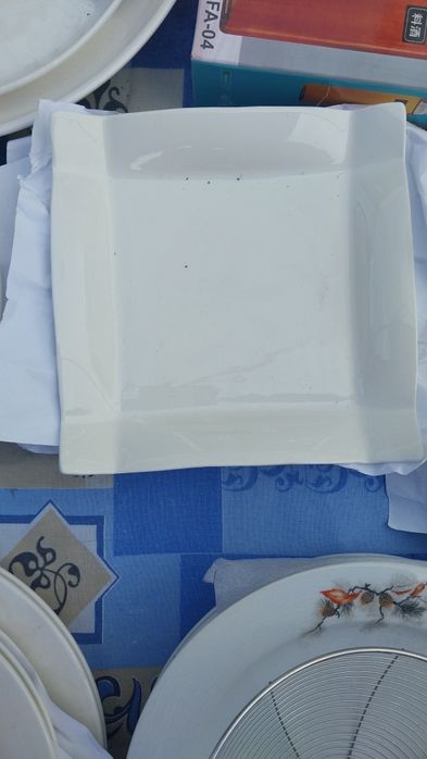 Белая посуда,тарелки,салатник