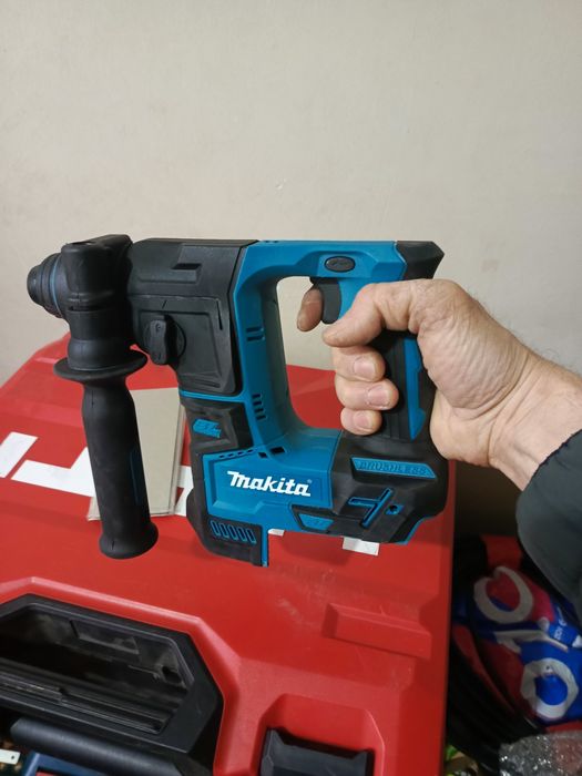 Перфоратор Макита аккумуляторный без акб и зу