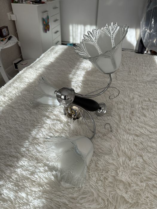 Стъклен Полилей с три крушки