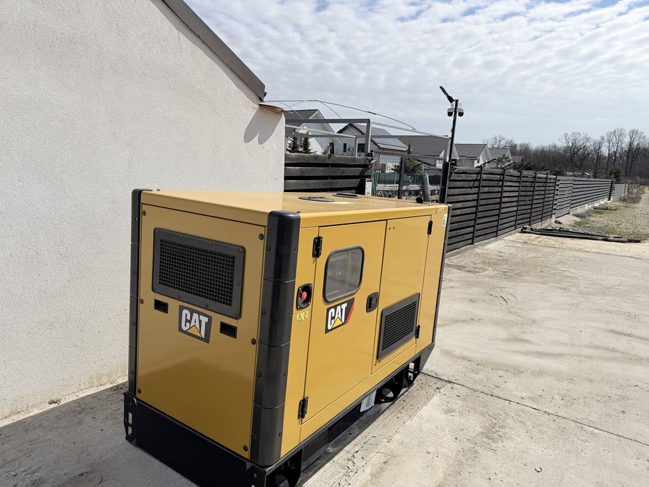 Generator Caterpillar 65kVA DE65E0 112 ore diesel CAT silent