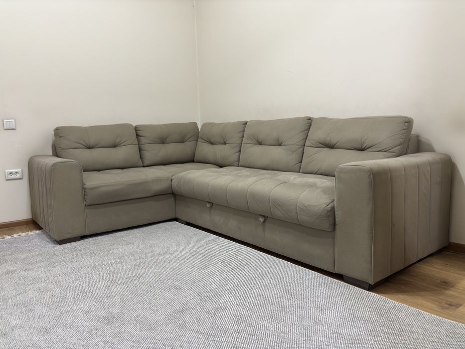 Ugalok divan, 4 ta pufik bilan,