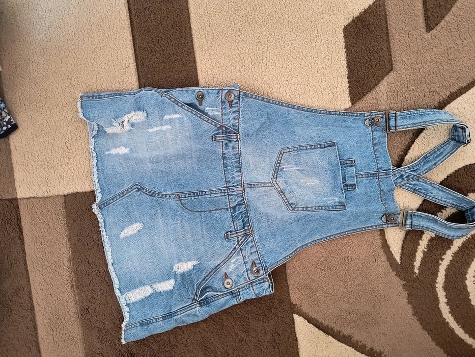 De vânzare rochițe la 25 lei