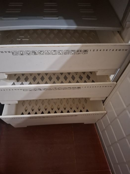 Морозильник Бирюса