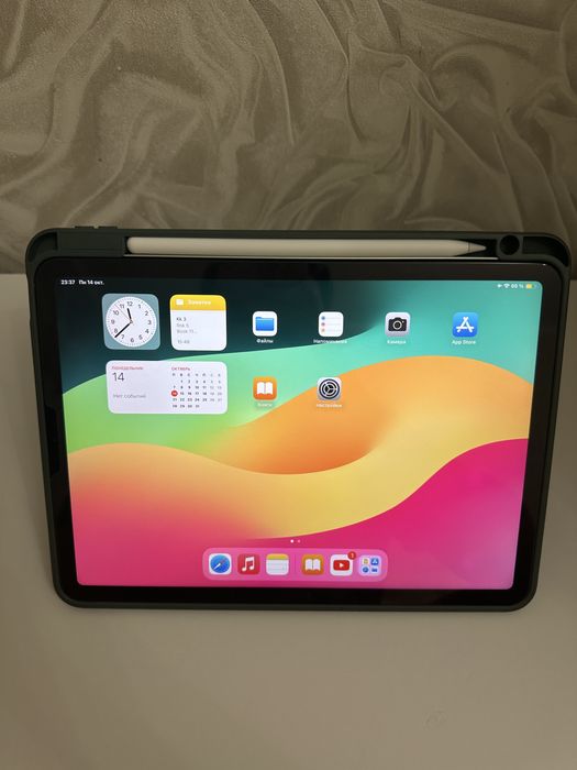 IPad Air M 1 в идеальном состоянии.