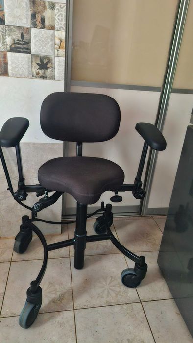 Scaun Ergonomic Medical VELA Salsa 120 - Cu Frână Centrală, Stare Excelentă