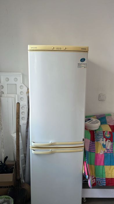 Продам холодильник Samsung