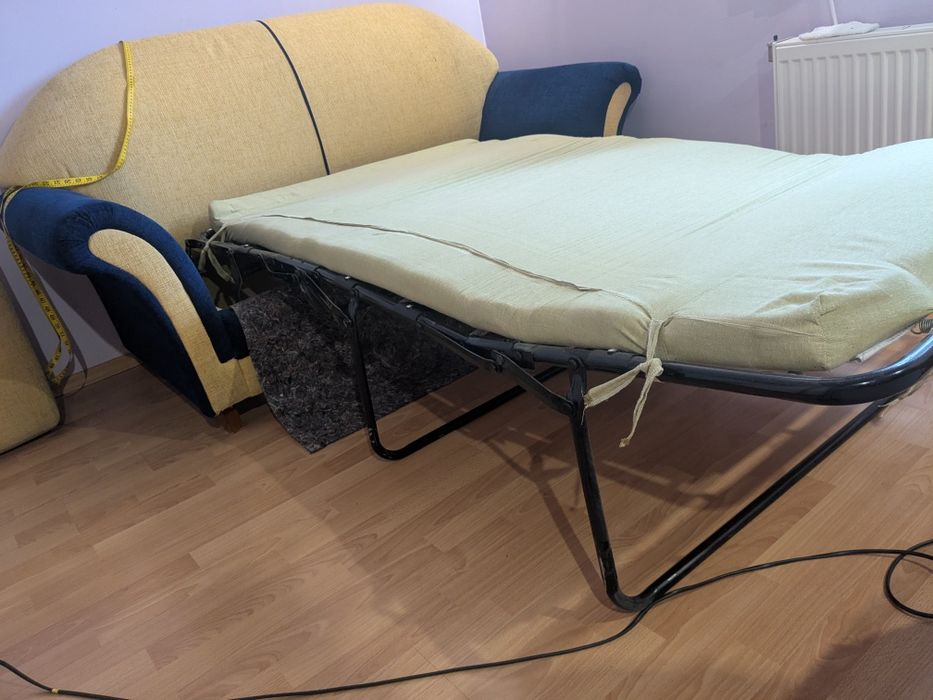 Разтегателен диван