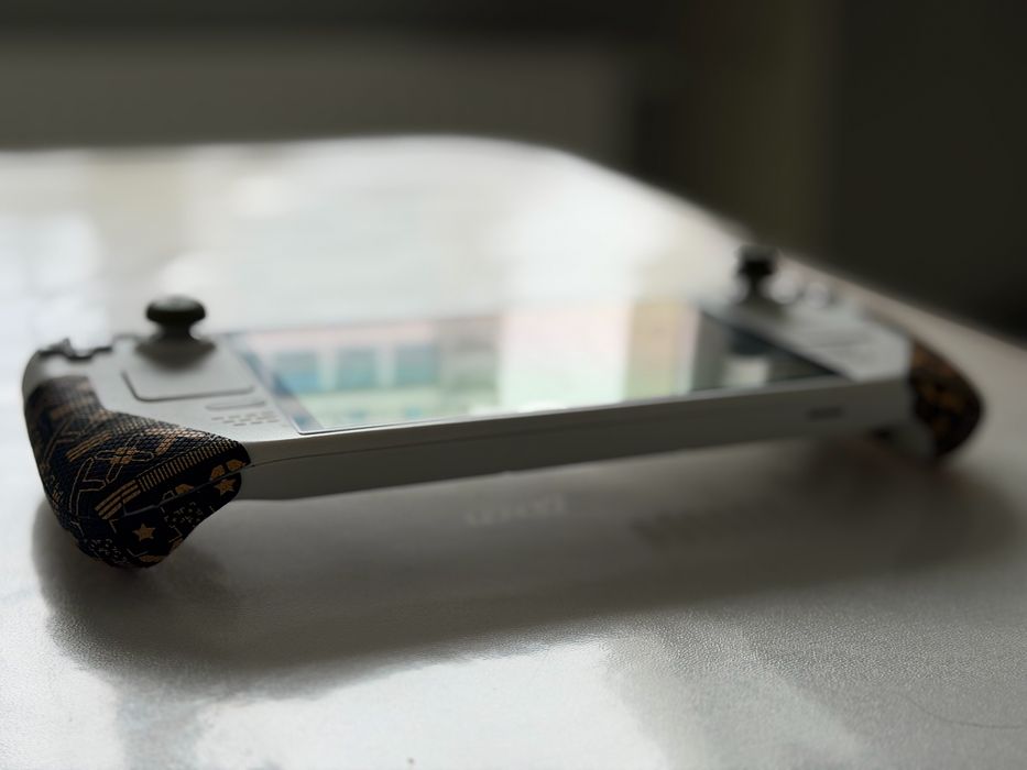 Steam Deck OLED Limited Edition White