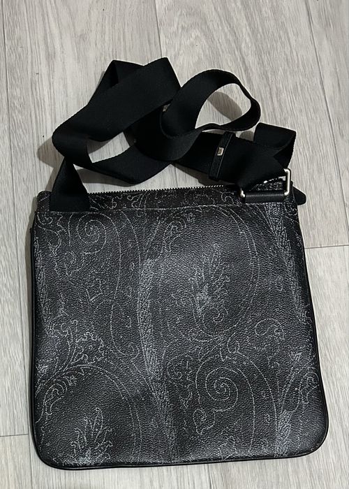 Барсетка ETRO черным ремешком