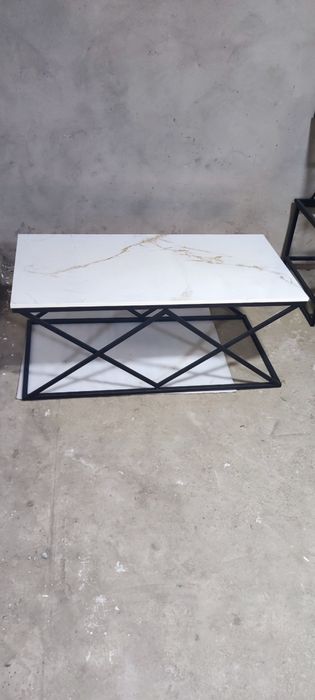 Журналний столик в стиле лофт